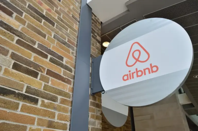 Airbnb’s Strategic Pivot: Decoding the New "Direct Booking Links" and Variable Take-Rate Model