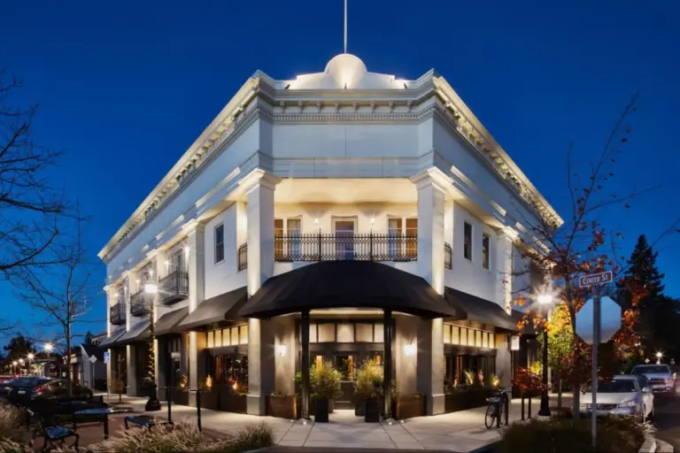 Beyond the Cookie-Cutter Flagship: Why Luxury Hospitality’s Future Lies in Cultural Translation, Not Copy-Pasting