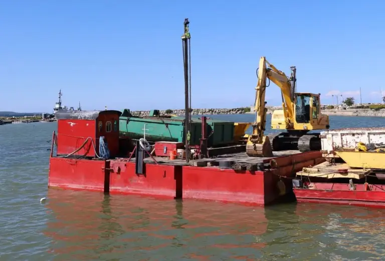 Dredging kicks off at Meaford Harbor