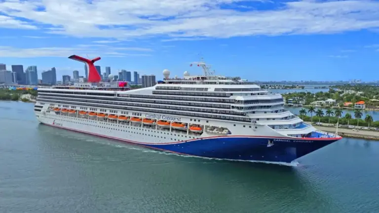 Late-Night Cravings Met: Carnival Cruise Line Tests Extended Hours for Guy’s Burger Joint Aboard Carnival Conquest