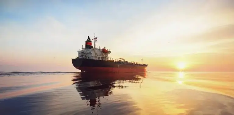 Shadow over the Straits: Maritime Traffic Halves in Hormuz Amid Escalating Geopolitical Risk