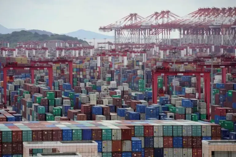 Tariff Front-Running and Maritime Chokepoints Fuel Historic Earnings Surge for Chinese and Global Liners