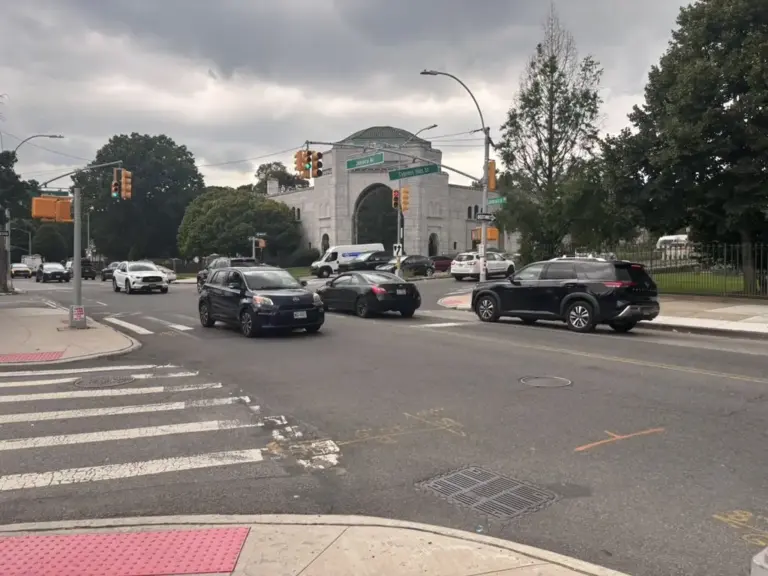 The Illusion of Safety: Mayor Mamdani’s Helmet Announcement Collides with NYC’s Traffic Violence Crisis