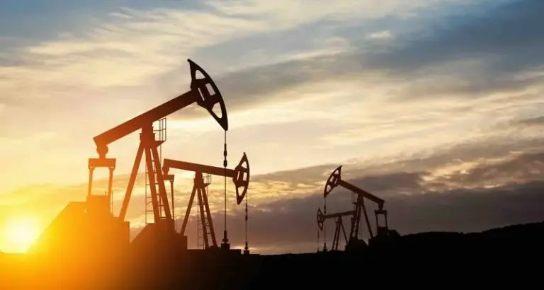 The Premium Pivot: Russian Urals Crude Surges to Premium Over Brent in India Amid Geopolitical Squeeze