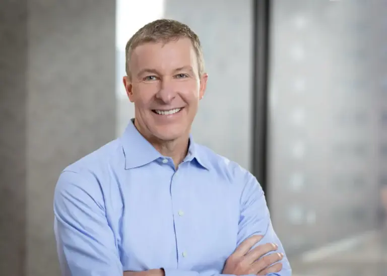 United Airlines CEO Scott Kirby Predicts High Fares and Declining Oil: A Complex Future for Global Aviation
