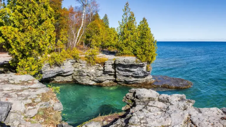 Beyond the Cornfields: 10 Cultural Realities That Shock First-Time Visitors to the American Midwest