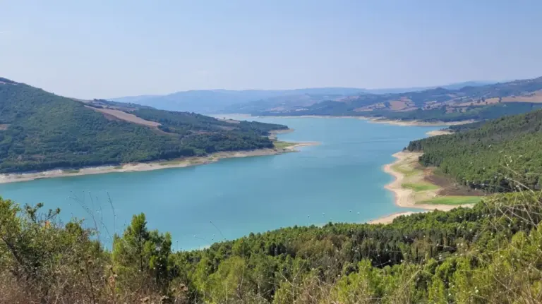 Beyond the Northern Lakes: Unveiling Lago di Occhito, Southern Italy’s Undiscovered Reservoir Oasis