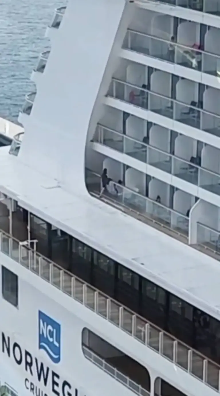Chasing Clout Over the Sea: Norwegian Getaway Passenger’s Dangerous Stunt Sparks Outrage and Highlights the Perils of Social Media Stunts