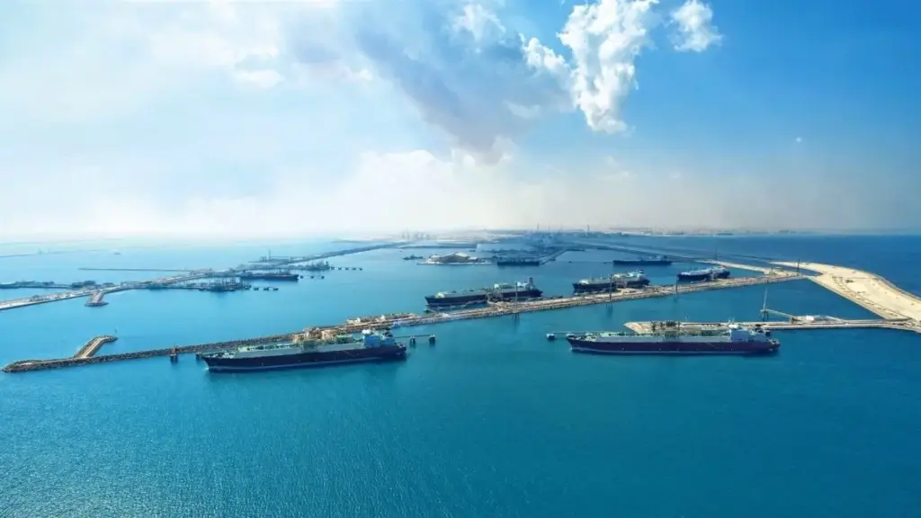 Chokepoint Crisis: How LNG Producers Are Quietly Testing the Strait of Hormuz Blockade Amid Soaring Global Energy Prices