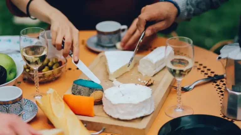 Decoding the Great French Cheese Paradox: Why Etiquette Faux Pas Won’t Ruin Your Dining Experience