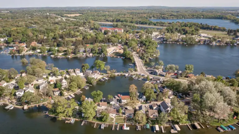 Discovering Okauchee Lake: Wisconsin’s Premier Lakeside Escape