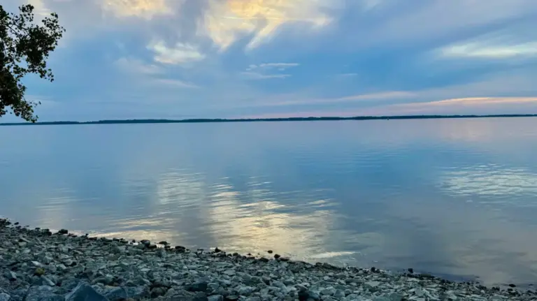 Escape to the Shore: How Carlyle Lake’s Dam East Recreation Area Became Illinois’ Premier Waterway Haven