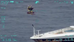 High-Stakes Rescue at Sea: Royal Canadian Air Force Airlifts Injured Crew Member from Disney Wonder Off the Coast of British Columbia