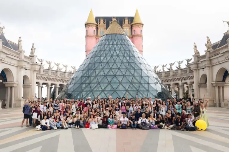 Monetizing Wanderlust: How Klook’s ‘Kreator Shops’ is Transforming Social Media Inspiration into Direct Bookings
