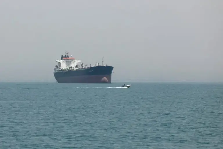 Navigating the Blockade: How U.S.-Facilitated Transits are Keeping Gulf Oil Flowing Amid Hormuz Crisis
