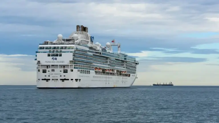 Princess Cruises Extends Lucrative "Bribe to Bail" Offers for Sold-Out Island Princess Sailing, Sparking Overbooking Speculation