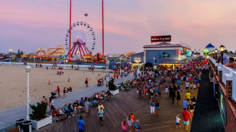 Step Right Up: The Definitive Guide to the World’s Longest, Oldest, and Best Boardwalks