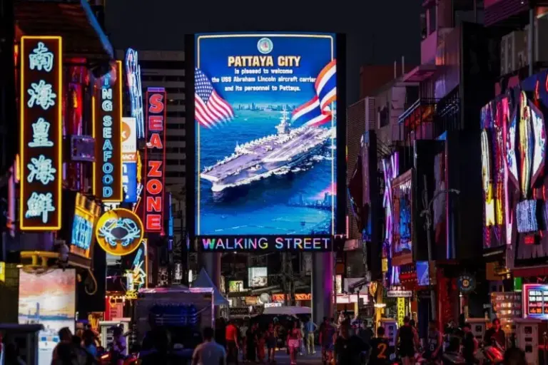 Strategic Respite: USS Abraham Lincoln Departs Thailand Following High-Tempo Middle East Deployment