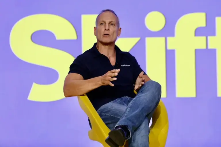 The Artificial Intelligence Arms Race in Travel: How Booking Holdings and Expedia Are Redefining the Digital Consumer Experience