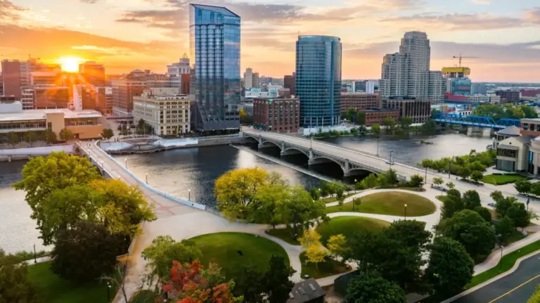 The Great Midwest Migration: Why Chicago Boomers Are Trading the Windy City for "Beer City, USA"