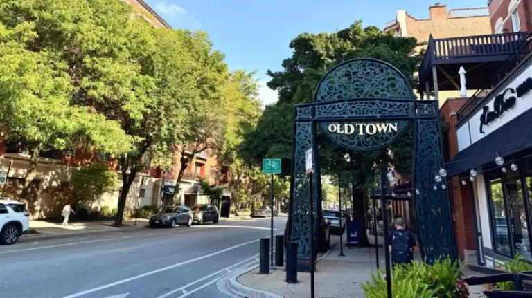 The Insider’s Guide to Chicago’s Old Town: A Neighborhood Blueprint From a Resident Expert