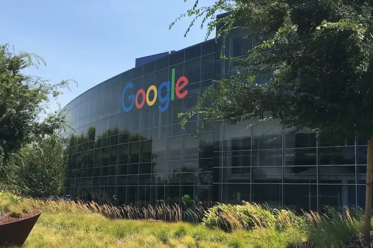 The New European Search Landscape: How Antitrust Scrutiny is Rewriting Google’s Travel UI