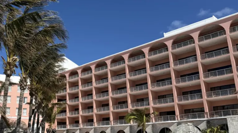 The Pink Palace Perfected: A Definitive Journey Through the Evolution of Bermuda’s Hamilton Princess & Beach Club