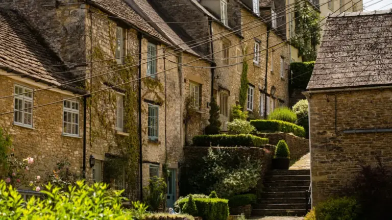 The Quiet Grandeur of Tetbury: Inside the Cotswolds’ Premier Antique Capital and Royal Enclave