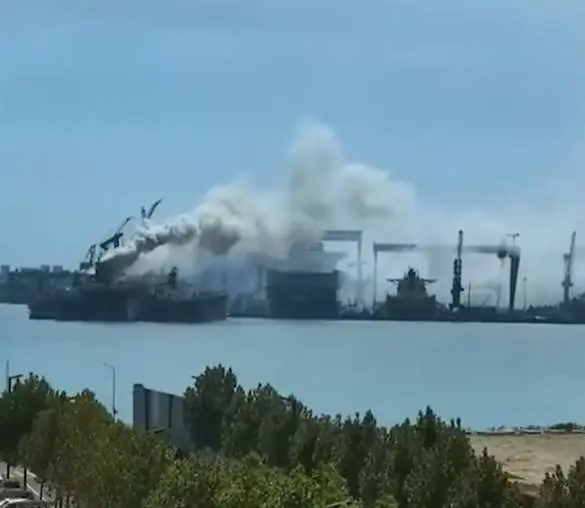 Tragedy in Qingdao: Fatal Shipyard Fire Claims 25 Lives Aboard Dry Bulk Carrier Undergoing Repair