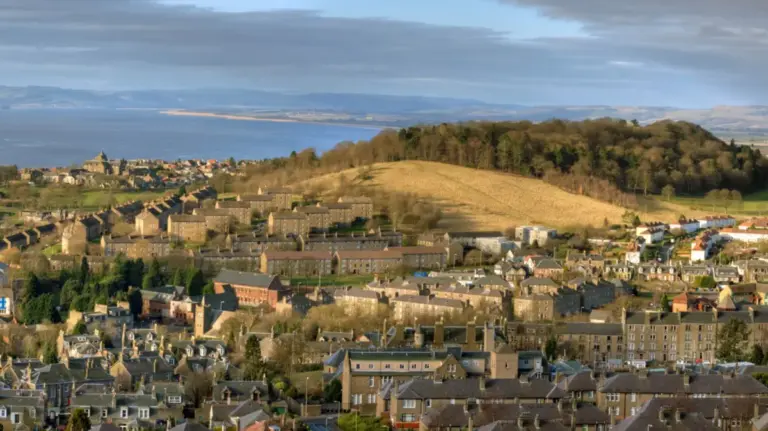 Scotland’s Urban Crown Jewel: How Dundee Earned Its Title as the UK’s Cleanest City and Green Space Pioneer
